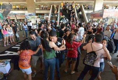 #巴西#巴西的年轻人到底有多开放？中国游客直呼：实在欣赏不了！