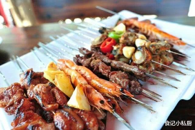 【烧烤】同样都是“重量级”烧烤，越南烤乳猪，印度烤全羊，看到迪拜：全部都认输！