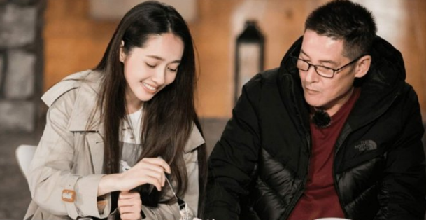 郭碧婷|郭碧婷回娘家低调庆生，爸爸住房狭小沙发破旧，真实家庭条件曝光