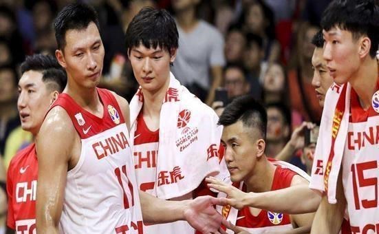 易建联|男篮换血势在必行，5大妖星冲击12人阵容，易建联恐被迫让位