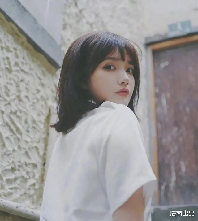 小米手机|数码杂谈：小米手机这么火还要抢购，为什么小姐姐用的很少？