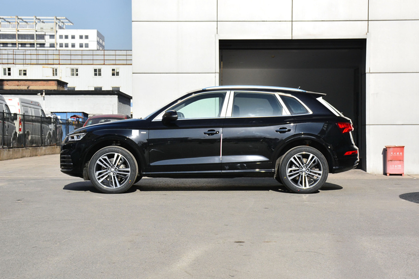 奥迪Q5|8月再卖15677辆！这才是30岁成功座驾，起步2.0T，迟早逼死途昂