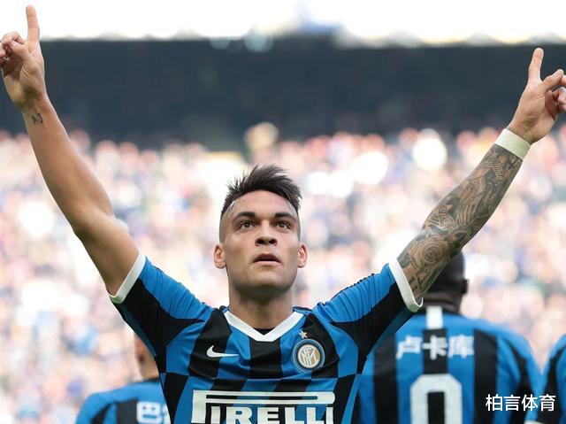 巴塞罗那：使坏！曝曼联皇马突然争抢1亿巨星，巴萨1昏招玩蒙自己