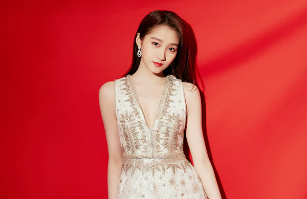 「华晨宇」关晓彤：我173，华晨宇：我也173，看到鞋底：谁在说谎，一目了然