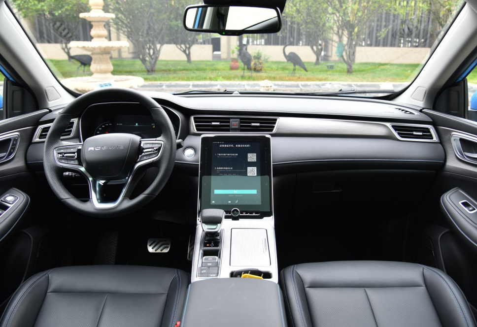 『荣威RX5』颜值控的有福了！浑身都是年轻化，关键好开不贵，才12万起