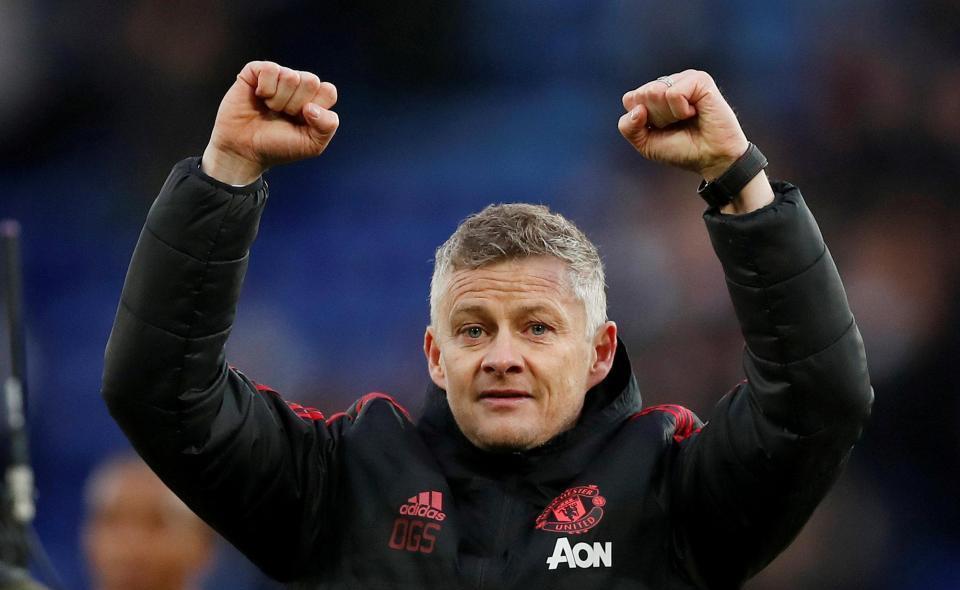 曼联|索帅不会走！曼联会加快球队重建过程，B费和范德贝克会成为核心