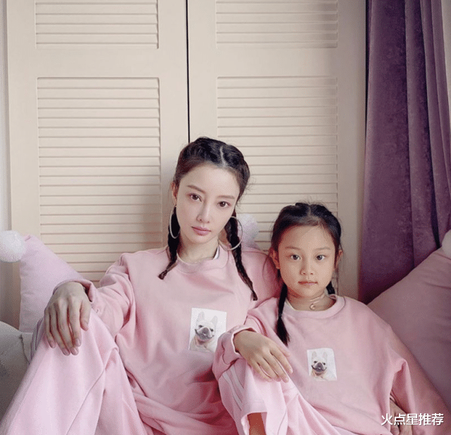 「贾云馨」有种“遗传”叫甜馨长大，看了李小璐的素颜照，冤枉贾乃亮了