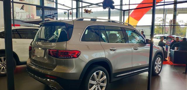 「奔驰glb」从29万跌到23万