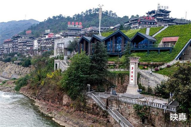 映真|唯一没有被污染的长江支流，雨天河水变“血水”，流域内盛产美酒