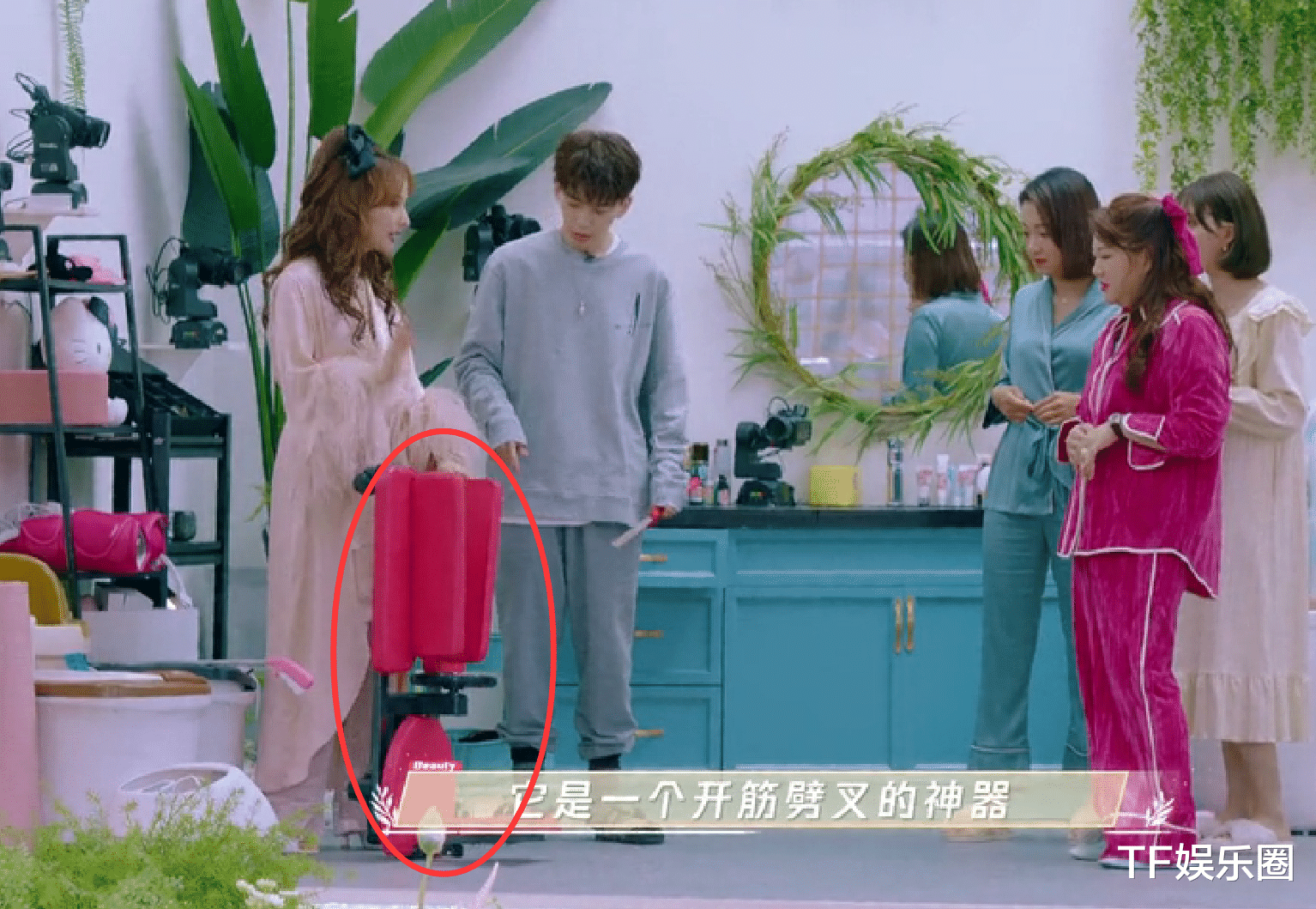 吴昕|《Beauty小姐》回归，吴昕公布美腿秘籍并坚持了十年，是个狠人