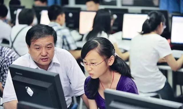 考试|高考成绩不在白天公布，原来另有玄机，考生：放过我吧，太煎熬！