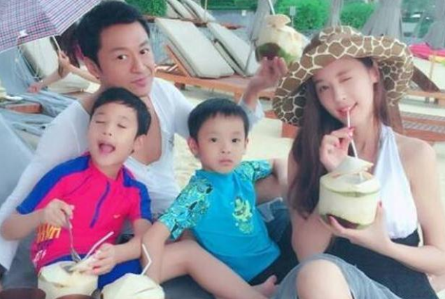 【吴佳尼】嫁大21岁丈夫当后妈,比继女大9岁10年生2子,如今离婚俩儿子帅气