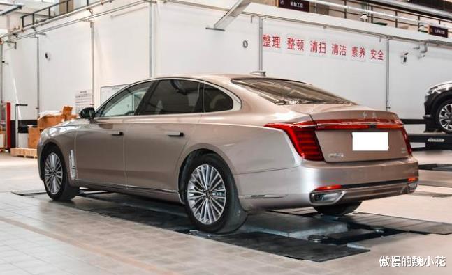 『红旗h9』纯色版“红旗H9”抵达战场，360度无死角，气场媲美“劳斯莱斯”