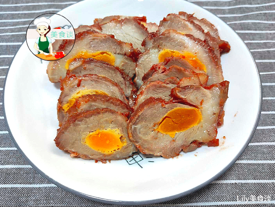 「叉烧肉」这菜，不加一滴水直接焖，出锅鲜到流口水，端上桌盯着抢，吃嗨了