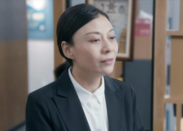 「安家」《安家》新女店长取代985，面相彪悍，小红帽洪店长形容十分精准