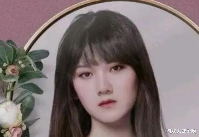 jkl|Rookie直播时看JKL女装照,越看越入迷,直言有点像小钰