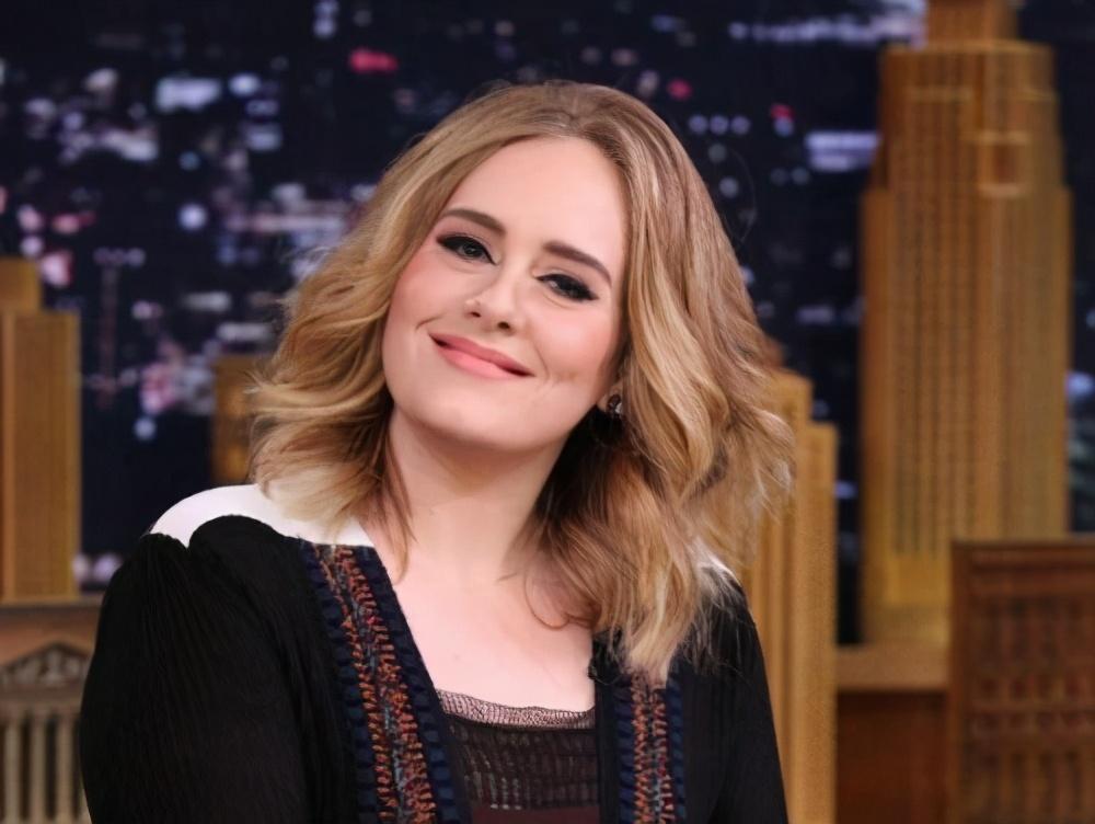 斯蒂芬·库里|斯嘉丽公布再婚,阿杜迅速转移目标?库里肌肉爆棚,网友呼吁尿检