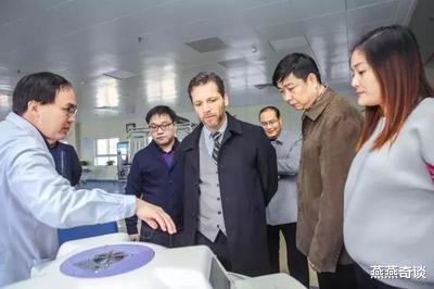 澳大利亚@中国为什么让世界害怕?澳大利亚专家:你看看中国的上班族