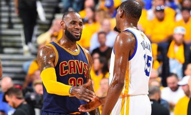 『』为何足球运动员比赛90分钟都不喊累？而篮球48分钟却喊累的虚脱？