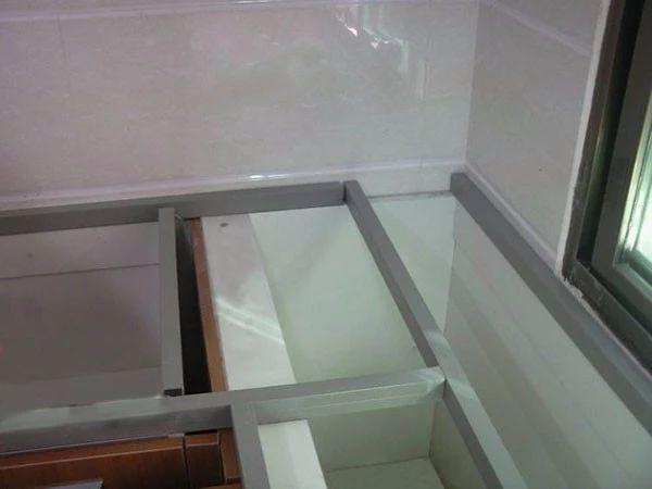 设计师：橱柜台面材质选择：石英石和大理石，哪个更适合大多数家庭