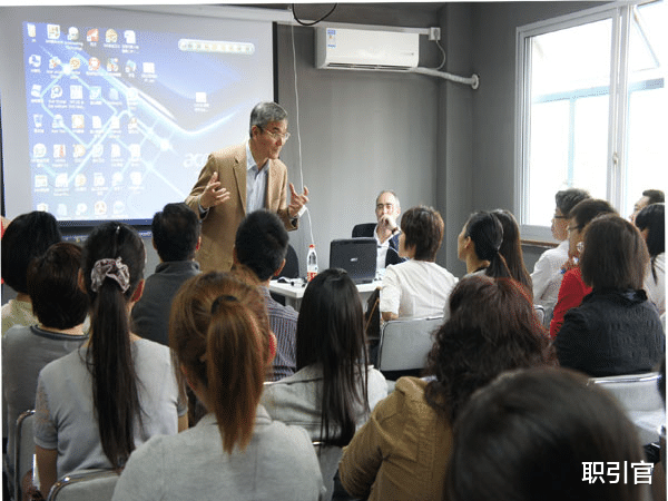 复旦大学|大学教授工资有多高，年薪百万？复旦教授晒出工资单，引人深思！