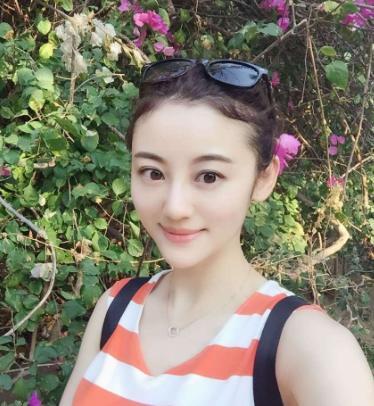 杨紫|2016年,杨紫的\闺蜜\全身溃烂离世,一家8口的\摇钱树\没了