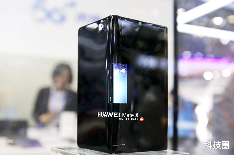 多台华为MateX屏幕有问题，网友质疑故障率高是不是要召回