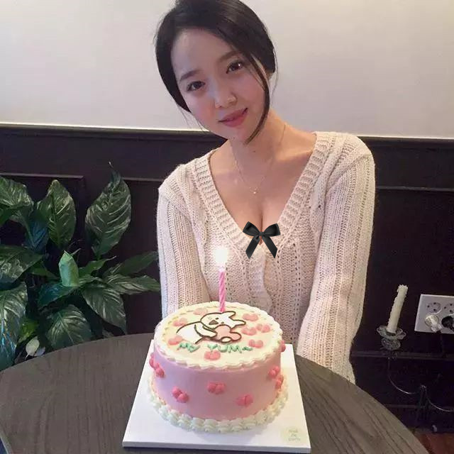 「」因身材被分手，如今体重虽然120斤，但却被称为“微胖女神”