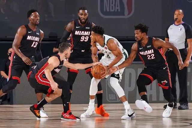 字母哥|全联盟颤抖吧！你们正在把字母哥逼向勇士队