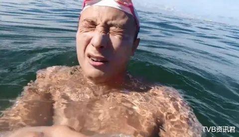 好痛呀！香港著名男星遊海泳時突遭海虱咬傷：整張臉都似被火燒-圖9