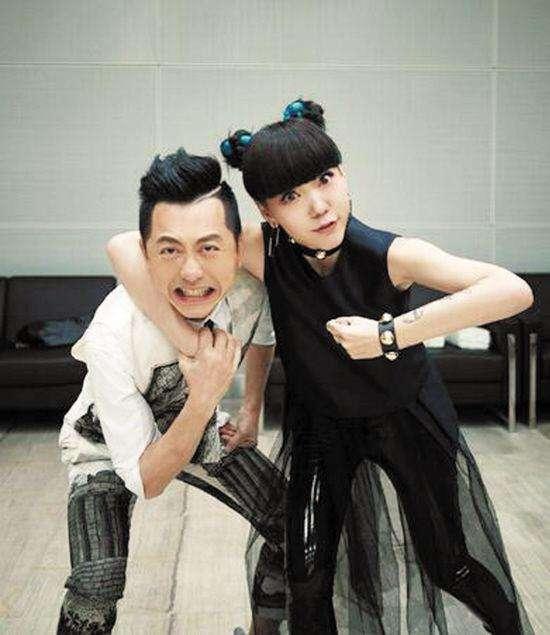 吴莫愁|她曾火遍华语乐坛，却因和导师传绯闻被封杀，今落魄到以卖唱为生