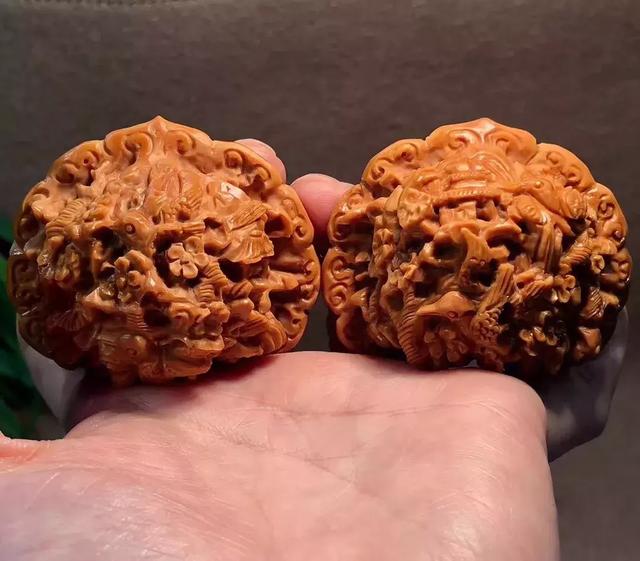 #文玩#这六个动作，能看出你是文玩菜鸟还是高手