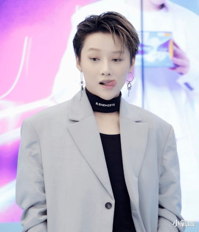 短发■有种“整容”叫刘雨昕接长发,与短发造型若两人,美到让人认不出