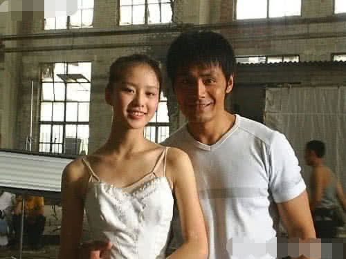 『刘诗诗』刘诗诗才是“尤物女神”,18岁跳舞照片流出,网友:吴奇隆捡到宝了