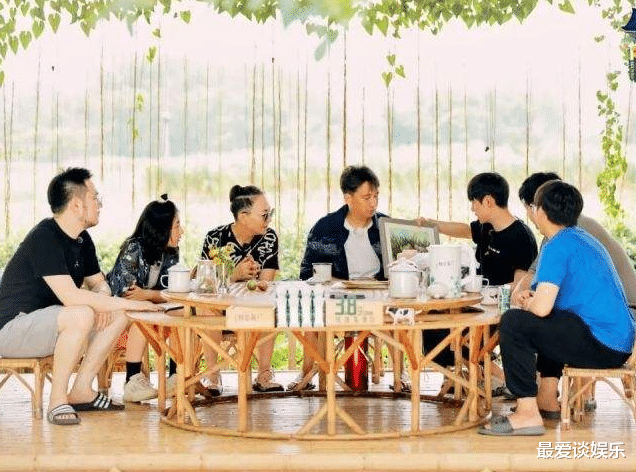 黄磊|黄磊不小心说漏嘴:下季《向往生活》将换嘉宾?导演圆场都来不及