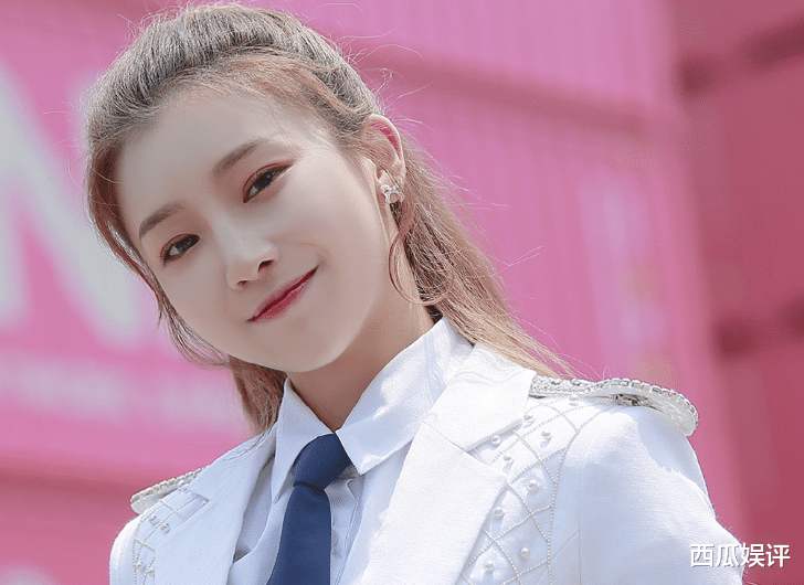 『创造营2020』《创3》主题曲前7拍合照，希林娜依高不是C，谁留意中间站着谁？