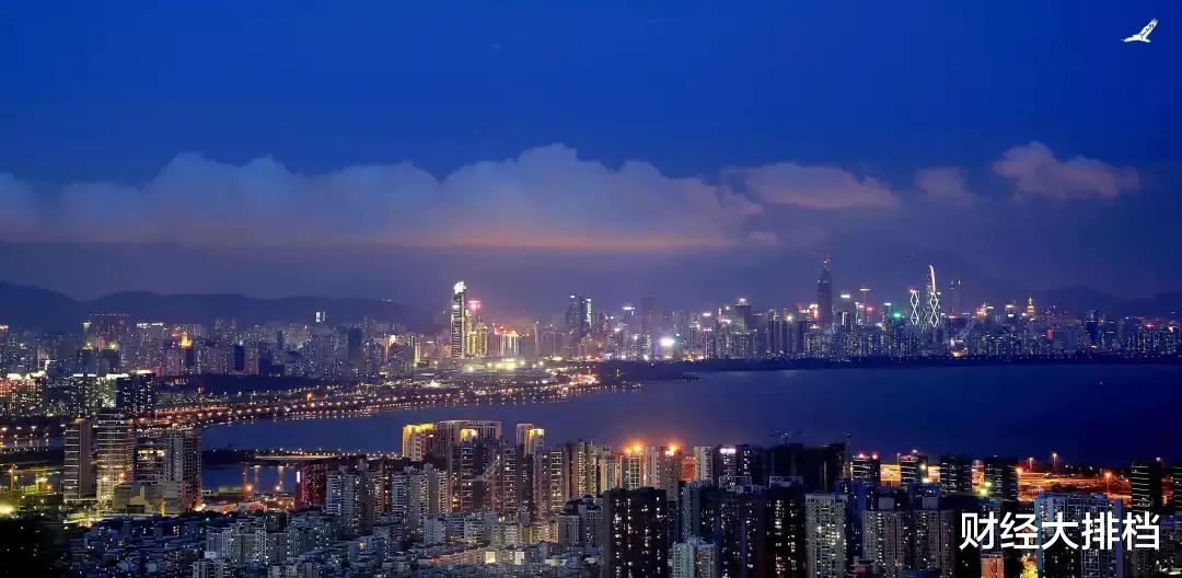 股市|中美博弈：“拆弹”楼市，看中国如何三招逃离“中等收入陷阱”！