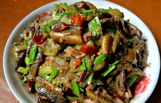 青椒|酸辣开胃的超级下饭菜,让你食欲大增,配上两大碗米饭,过瘾了!