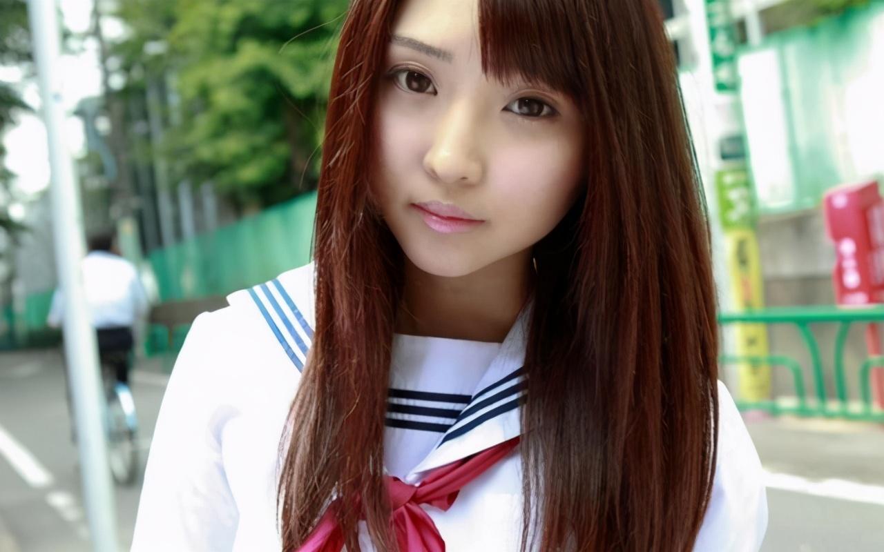 早恋|高中学霸写“情书”，老师看完直言被感动，学渣同桌：看不懂