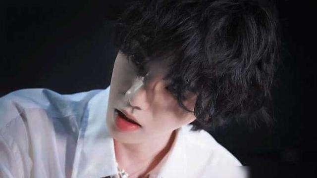 华晨宇▲沈腾的孤，关晓彤的独，华晨宇的苦，背后隐藏的朋友关系真相