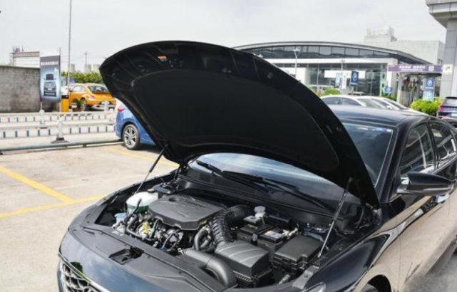 丰田卡罗拉@13万买思域不如看它!现代版“A6”,1.6T爆204马,破百6.7S