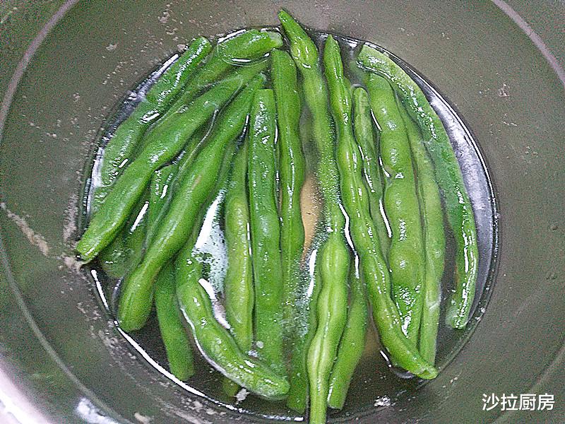 ##春天此菜多吃些，钙是鸡肉的7倍多，铁是4倍，提高免疫力