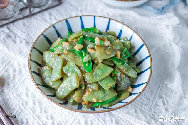 「扁豆」?天气潮湿闷热，吃它正合适，简单易做还祛湿，大人小孩都爱吃