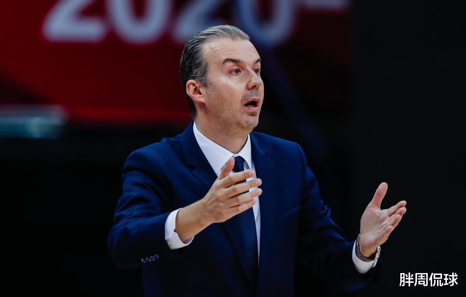 方硕|方硕太飘了！主帅布置战术他却径直走开，央视名嘴赶紧打圆场