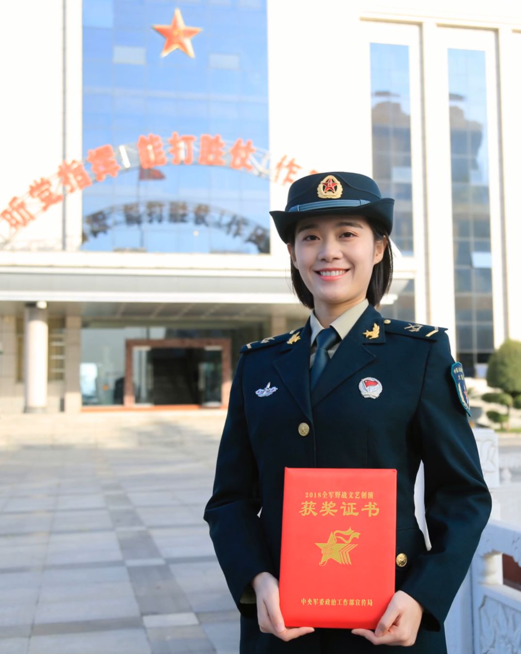 小姐姐：40万粉丝的“网红”小姐姐，参军5年后……