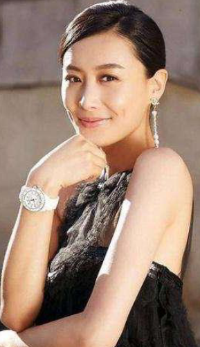 『陈法拉』39岁陈法拉近况：正红时为求突破拍3级，今二婚被法国丈夫宠上天