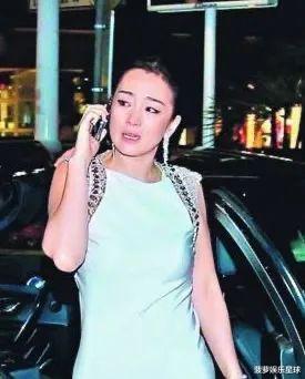「张艺谋」因痛恨巩俐而远离张艺谋的她，历经两次婚姻，终于爱情事业双丰收
