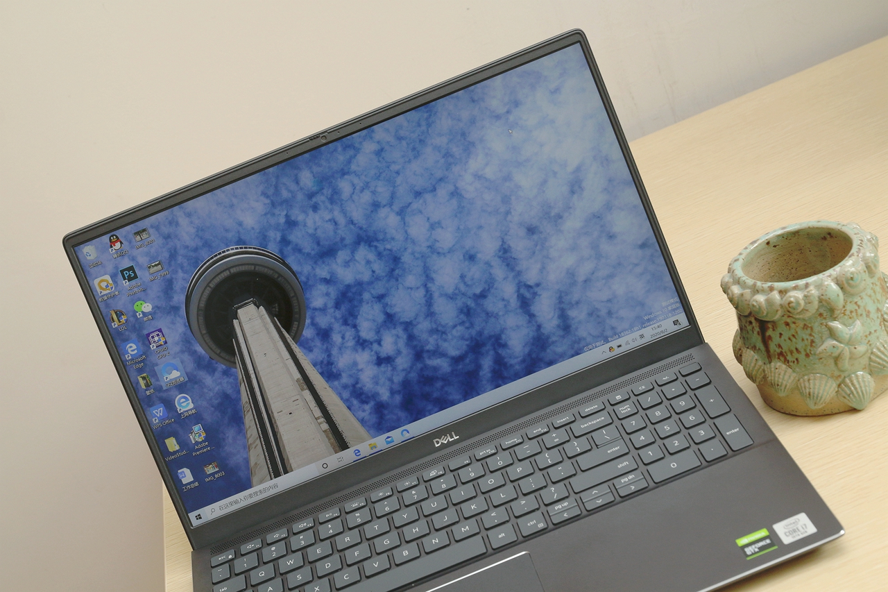 笔记本|惊艳4K屏戴尔灵越 7500 体验：助力视频创作更高效