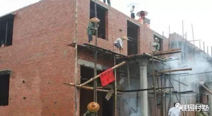 |农村自建二层别墅，砖混结构，没有找施工队，盖好后效果还不错