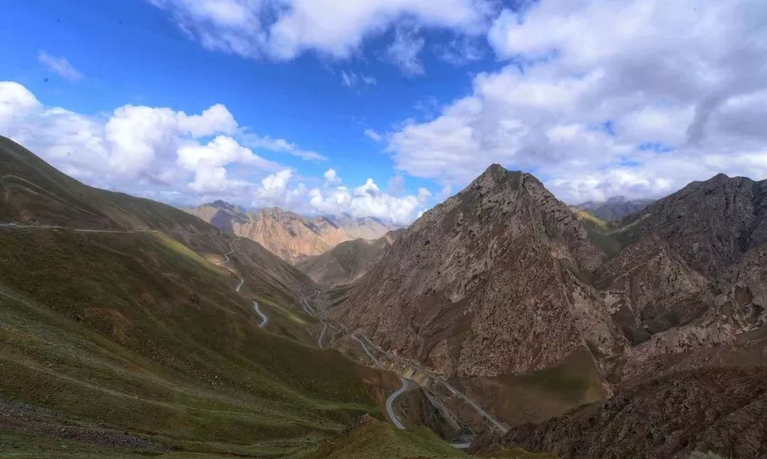 「新疆维吾尔自治区」从新疆出发,中国最长最美公路横空出世,一路顶级风光!